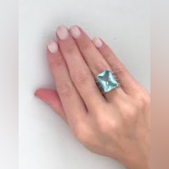 Silpada Ring Aqua and Sterling Silver wide band. Size 6 3/4 - 7 - Picture 3 of 3